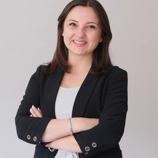 SEDA SİVRİKAYA, OKUL ÖNCESİ ÖĞRETMENİ - Minik Yıldızlar Kreş